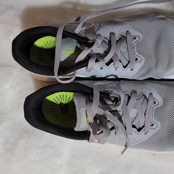 Nike Star Runner 2 Wolf Grey White Athletic Running Shoes Youth Size 3.5 - Picture 12 of 12